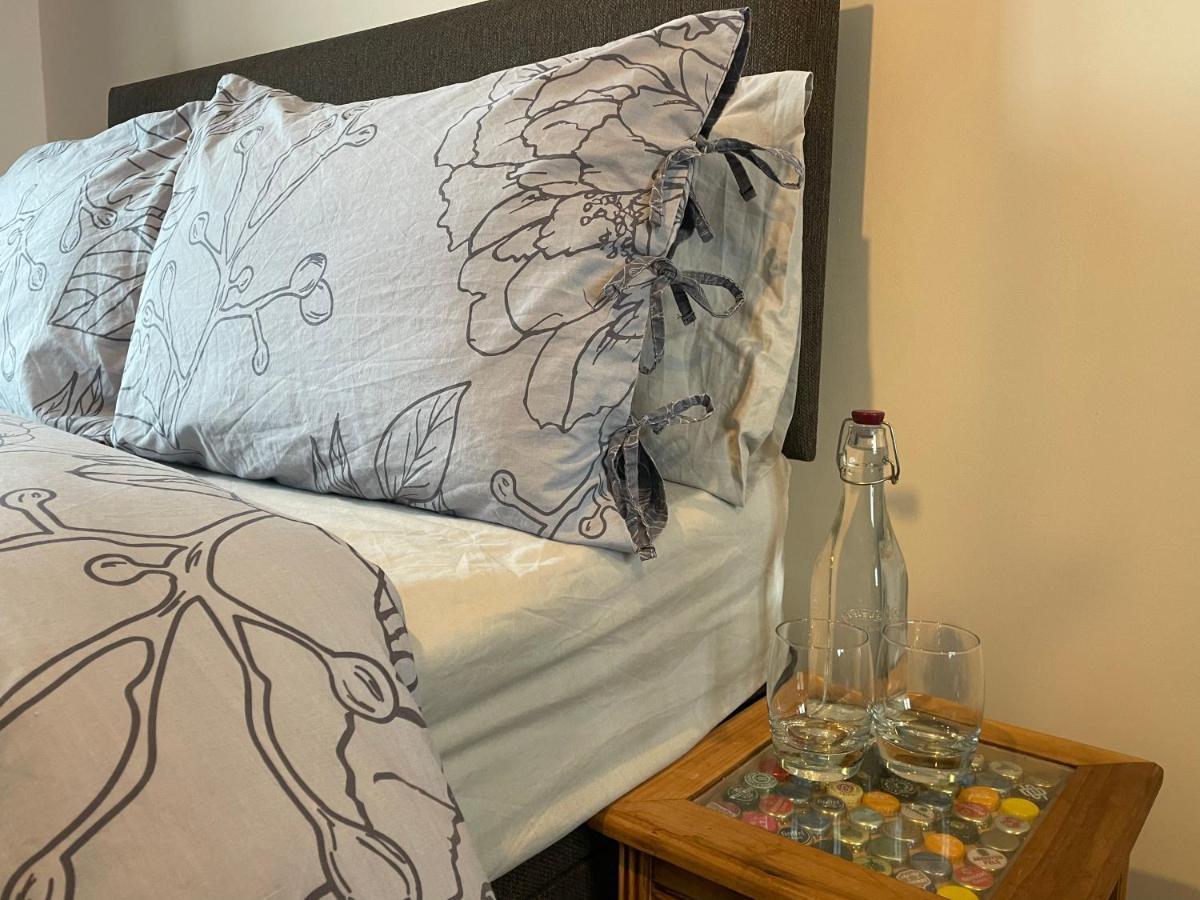 Balcony Marina Apartment With City Skyline Views - Free Secure Parking Manchester Eksteriør bilde