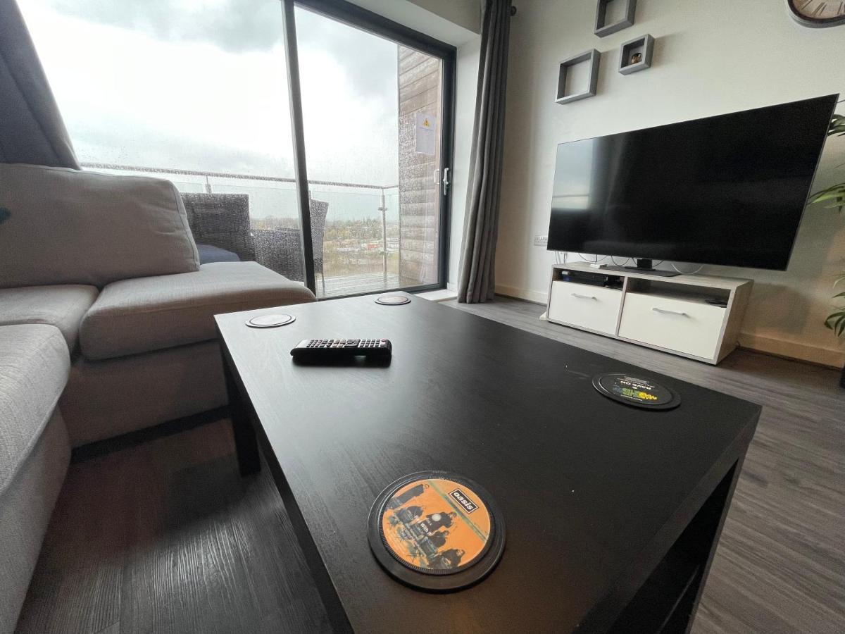 Balcony Marina Apartment With City Skyline Views - Free Secure Parking Manchester Eksteriør bilde