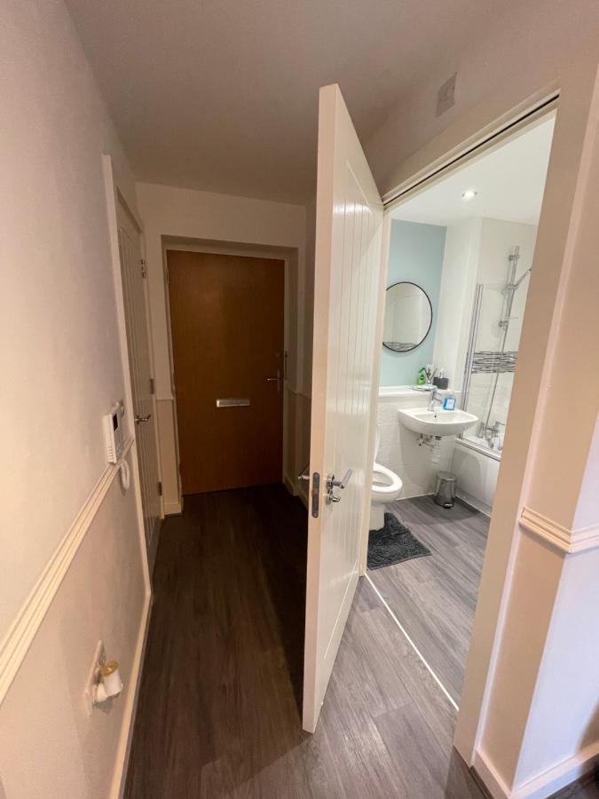 Balcony Marina Apartment With City Skyline Views - Free Secure Parking Manchester Eksteriør bilde
